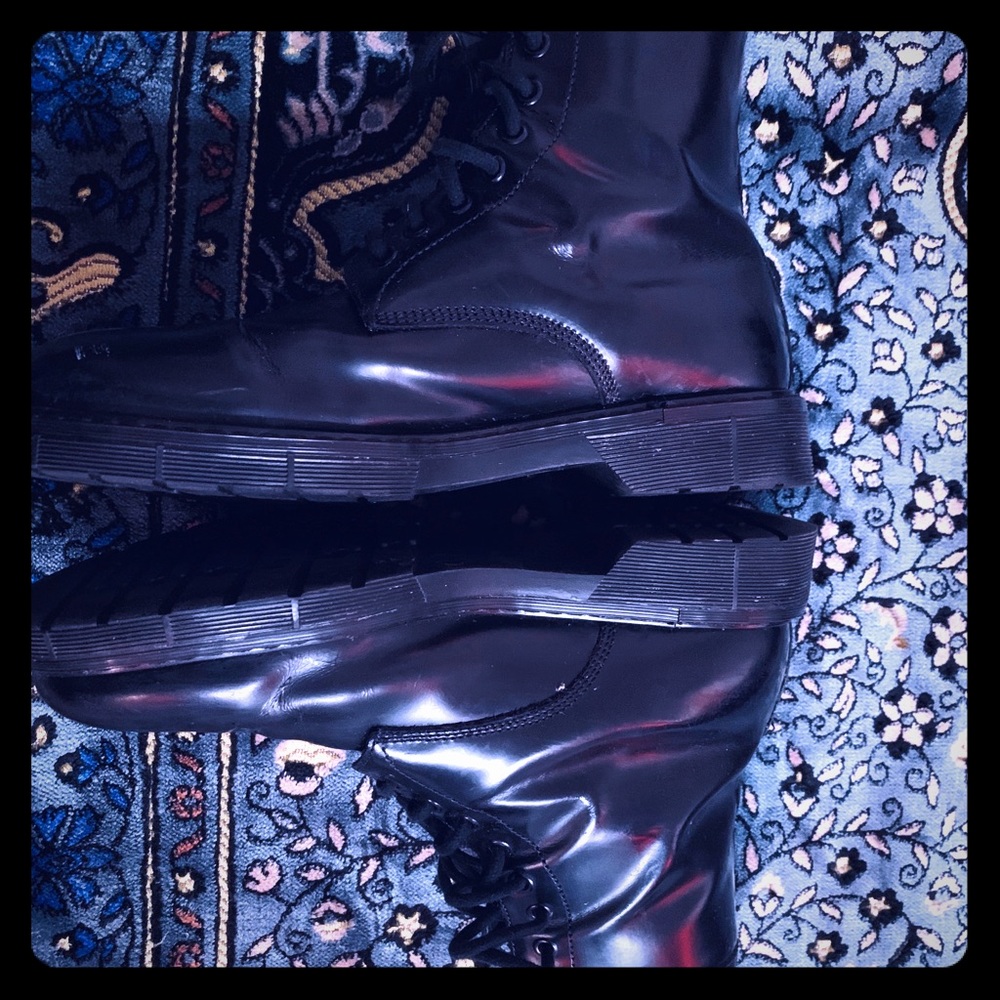 Combat boots